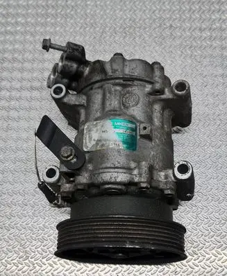 Renault Kangoo I Air conditioning (A/C) compressor (pump) 8200315744
