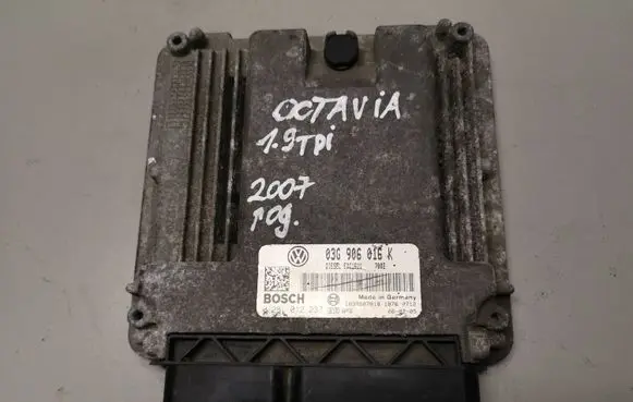 Volkswagen Touran I Engine control unit/module 03G906016K 0281012237 1039S07818