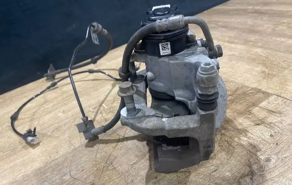 Land Rover Discovery 5 Rear brake caliper JPLA2K327AE
