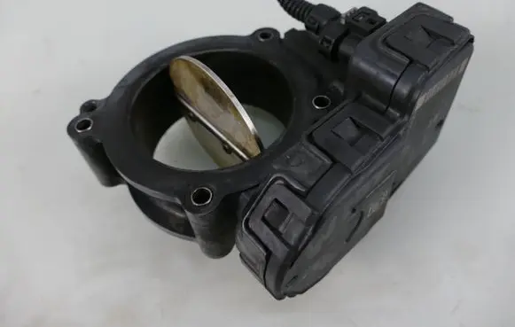 Mercedes-Benz C W204 Electric throttle body valve A6510900470 A6510900370 A651090037064