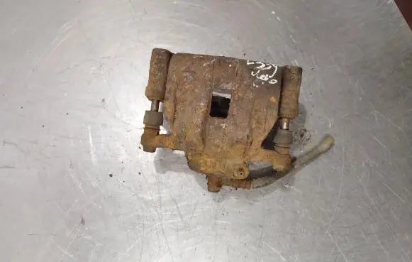 Suzuki Grand Vitara II Front brake caliper
