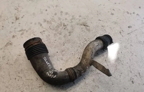 Volkswagen Touareg I Air intake hose/pipe 7L6129628A