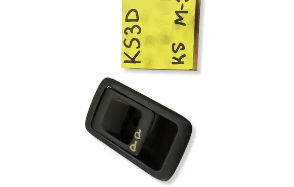 Toyota Starlet (P90) V Front door interior handle 6920610040