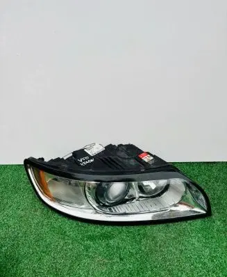 Volvo V50 Headlight/headlamp 31265710