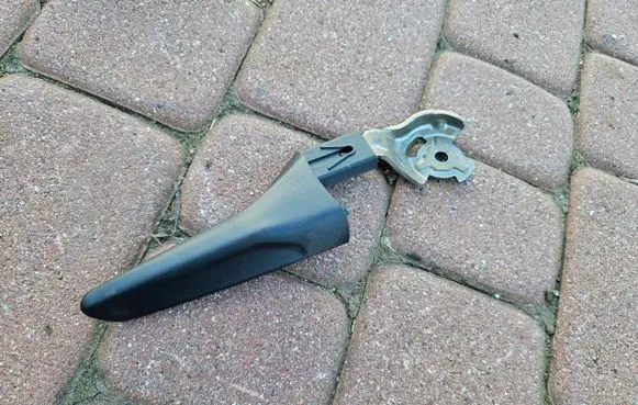 Opel Corsa F Exhaust heat shield 9824525180