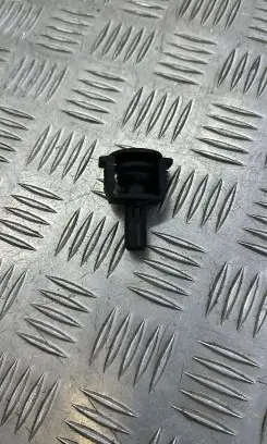 Mercedes-Benz CLC CL203 Radiator mount bracket A2035040059