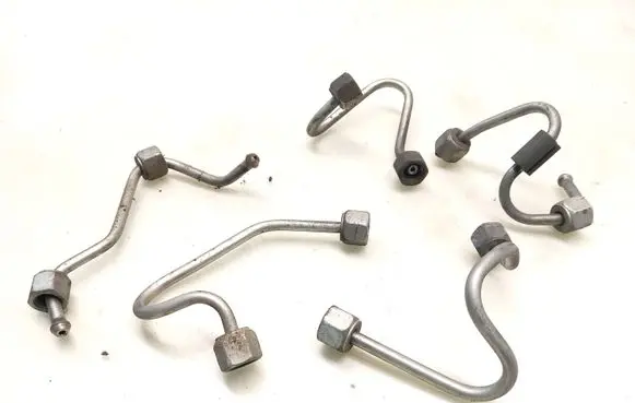 Renault Megane III Fuel injector supply line/pipe 