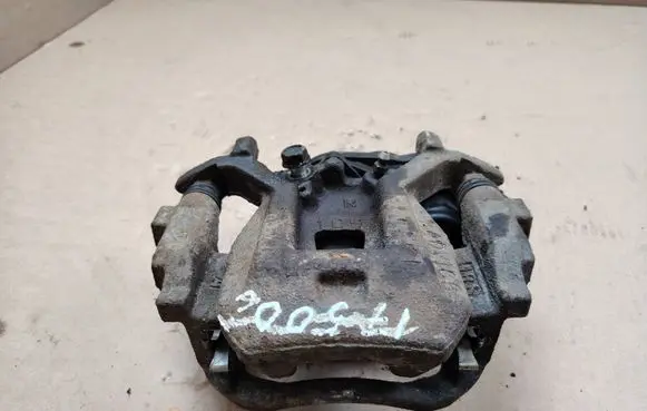 Toyota Camry VIII XV70 Rear brake caliper