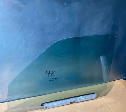 Mercedes-Benz 190 W201 Front door window glass four-door 43R001010 AS2M216DOT25