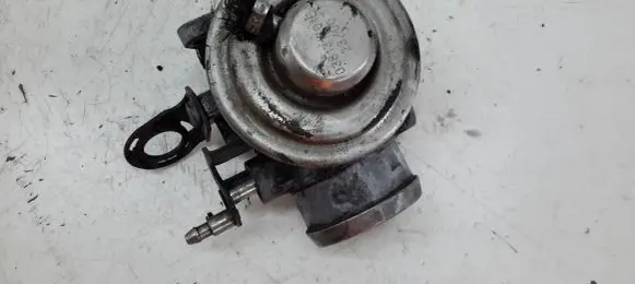Volkswagen Golf IV Throttle valve 038129637