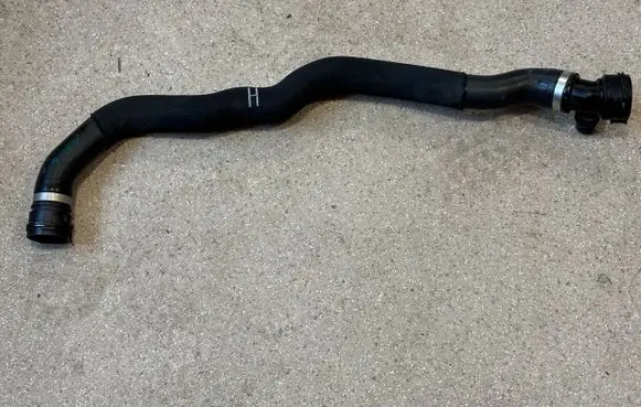 BMW 5 G30 G31 Engine coolant pipe/hose 8573233