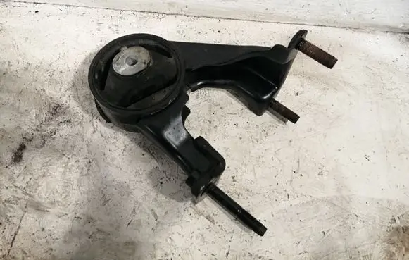 Toyota Avensis T250 Engine mount bracket 123710R010