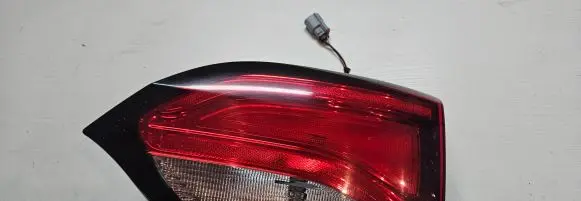 Chrysler Pacifica Tailgate rear/tail lights 68228952AE P68228952AE