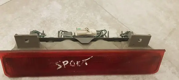 Mitsubishi Pajero Sport I Third/center stoplight 0508801