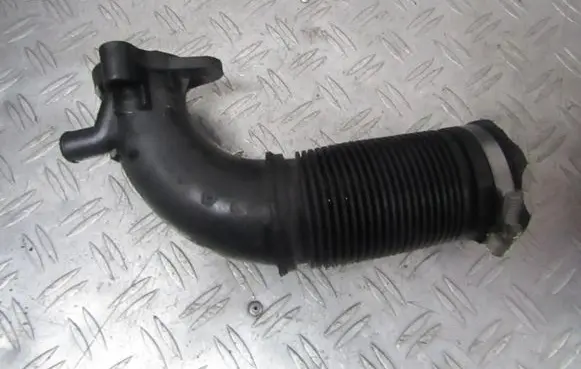Opel Agila A Air intake hose/pipe 9205561