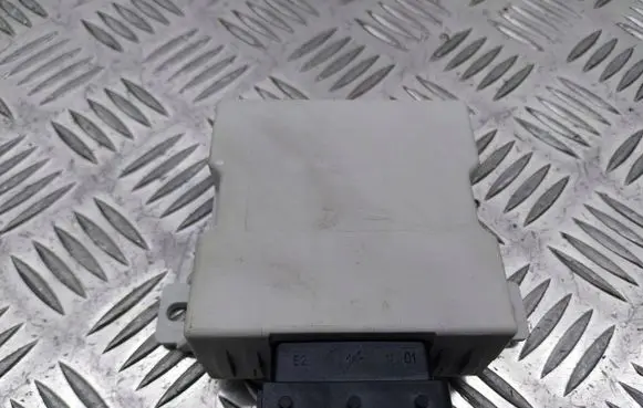 Toyota Avensis T250 Window wiper relay 150696