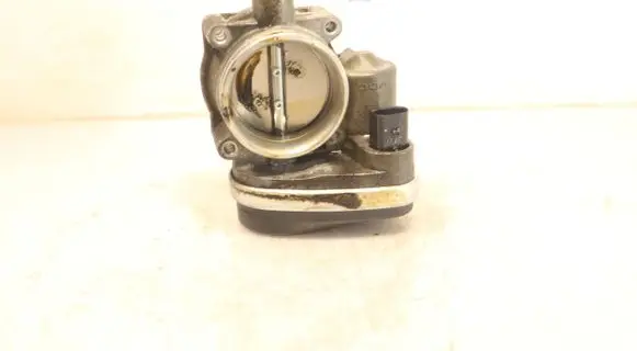 BMW 3 E90 E91 Throttle body valve 