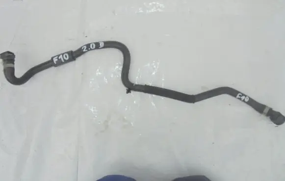 BMW 5 F10 F11 Engine coolant pipe/hose 8571804