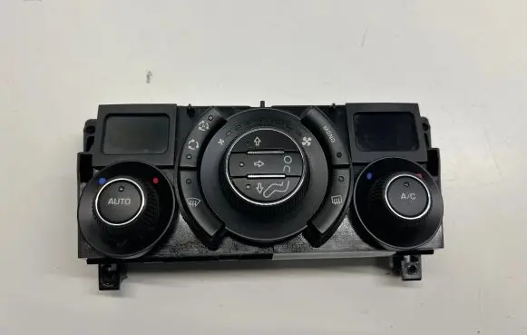 Peugeot 3008 I Climate control unit 96738322XT