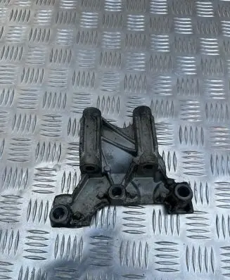Volkswagen Transporter - Caravelle T5 Engine mounting bracket 070199343A F23132836