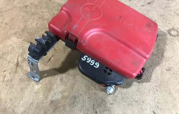 Citroen C6 Fuse module 9652443080