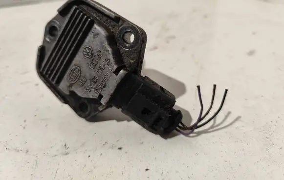 Audi A4 S4 B7 8E 8H Oil level sensor 1J0907660B 6PR00807902
