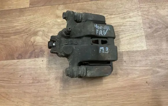 Honda FR-V Rear brake caliper