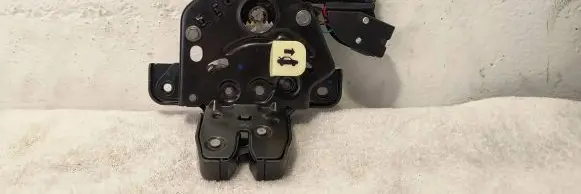 Tesla Model 3 Tailgate/trunk/boot lock/catch/latch 1500604-CN-B