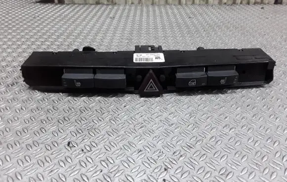Opel Zafira B Hazard light switch 13100109
