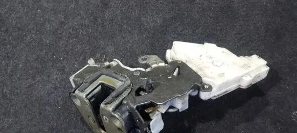 Nissan Terrano Rear door lock 8255350j01 940510