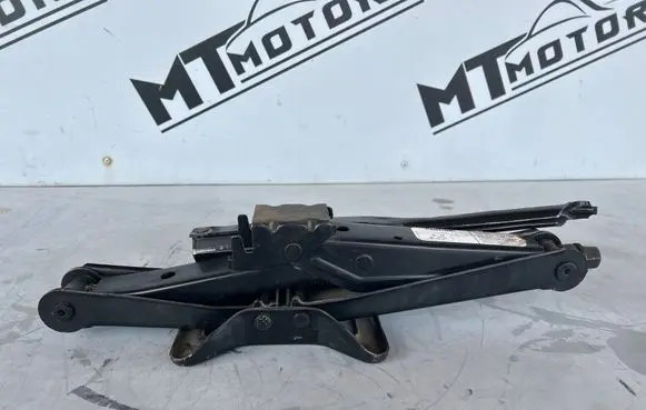 Chrysler Voyager Lift Jack 1A301