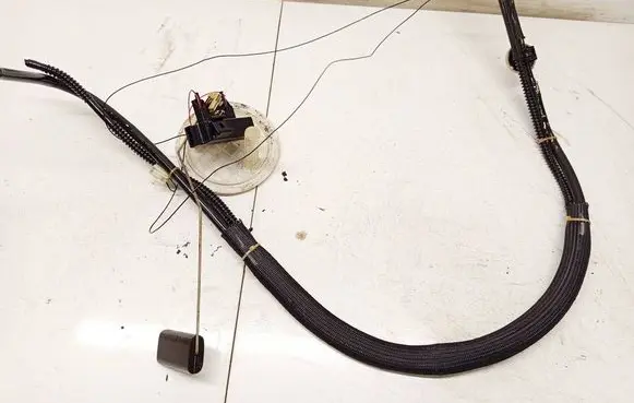 Volvo XC90 Fuel level sensor 