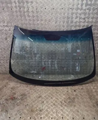 Volvo V70 Front windscreen/windshield window 1234