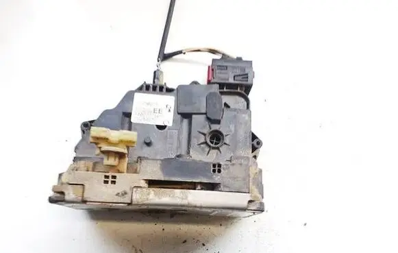Opel Corsa D Front door lock 13258271