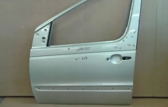 Mercedes-Benz Vaneo W414 Front door