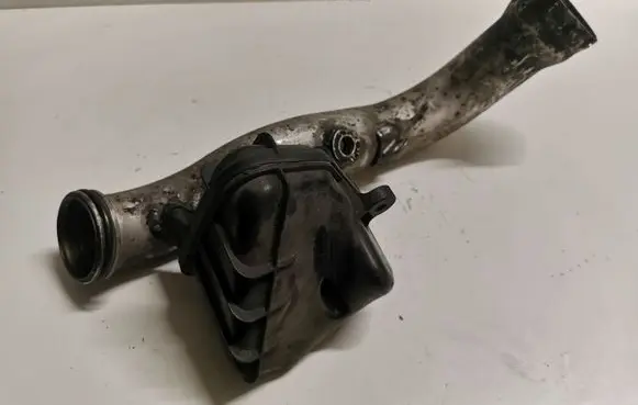 Intake resonator