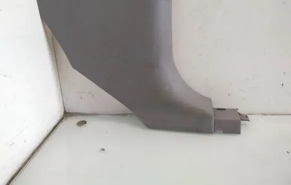 KIA Sorento (B) pillar trim (bottom) 858853E000