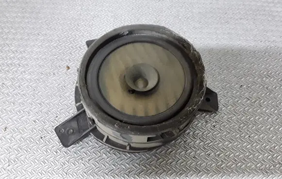 Mitsubishi Grandis Rear door speaker MR986444