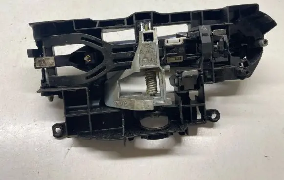 BMW 5 F10 F11 Front door exterior handle/bracket 7175650 51217175650 7218090