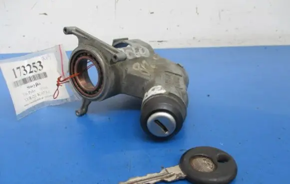 Volkswagen Polo I 86 Ignition lock