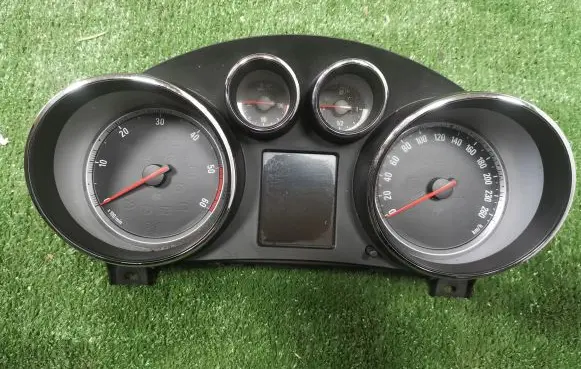 Opel Insignia A Speedometer (instrument cluster)