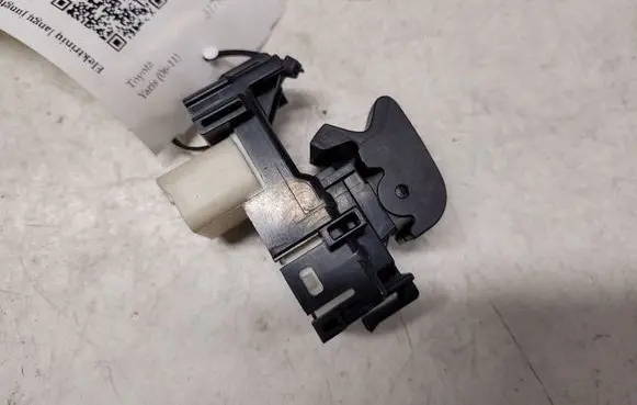 Toyota Yaris Electric window control switch 8292Y27