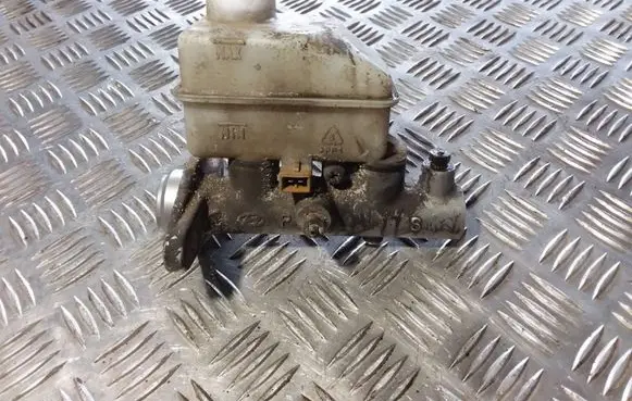 Hyundai Elantra Master brake cylinder BM111053