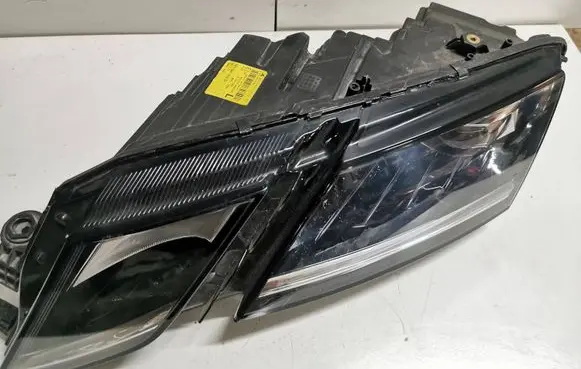 Skoda Octavia Mk3 (5E) Headlight/headlamp 5E1941015D 030110423100