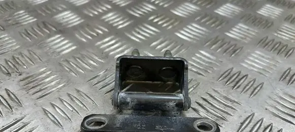 KIA Sorento Front door upper hinge 