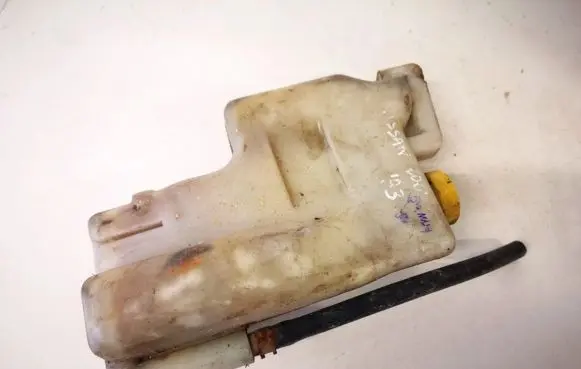 Nissan Sunny Coolant expansion tank/reservoir