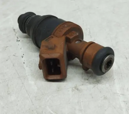 Mercedes-Benz E W124 Fuel injector 0000784949 A0000784949 0280155217