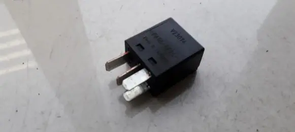 Volvo S40, V40 Other relay MB9533821 031232A