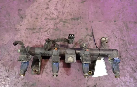 Citroen Xsara Picasso Fuel main line pipe 