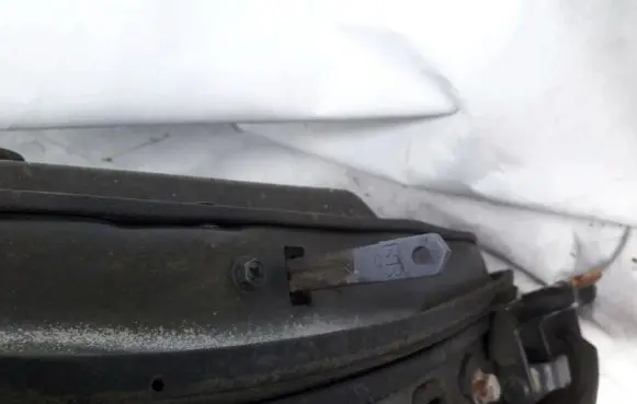 Nissan Sunny Rear door check strap stopper